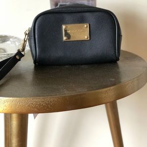 $108 Michael Kors Black Wristlet Gold Plate